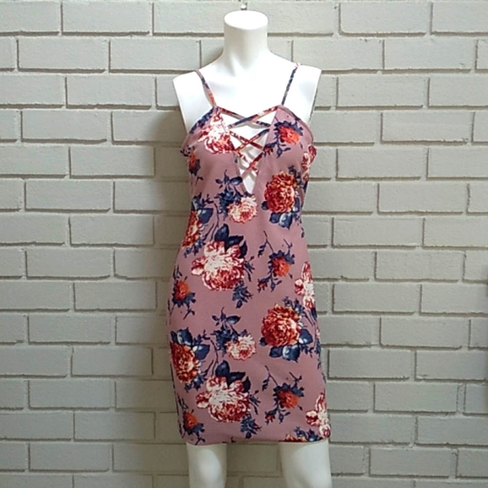 Love Chesley Lilac/Light Mauve Floral Mini Dress. Size Large. NWOT